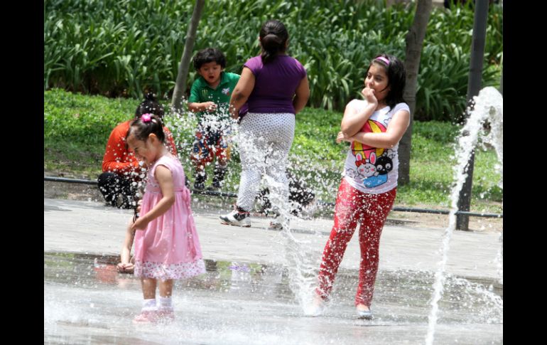 Pérez Medina, coordinador auxiliar de Salud Pública, destacó la importancia de que los niños se laven después de jugar en el exterior. NTX / ARCHIVO