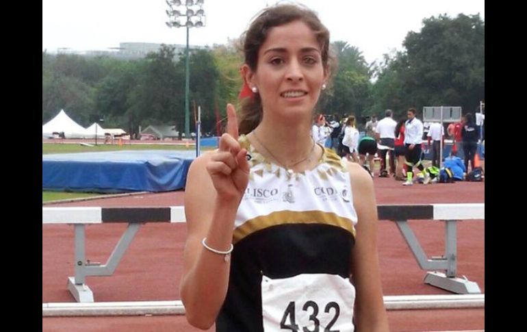 Paola Morán se mostró muy contenta por ganar la presea dorada en prueba individual y otra más en relevo. TWITTER / @CODEJALISCO