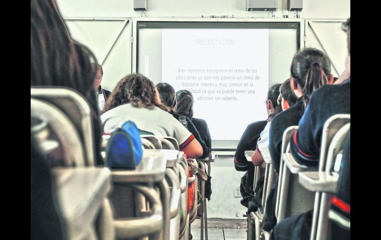La Secundaria Técnica 24 en Zapopan es una de las beneficiadas con aulas interactivas, pero los maestros piden más capacitación. EL INFORMADOR / E. Barrera