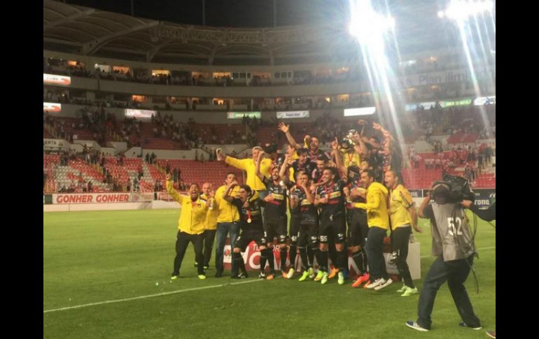 El equipo se ganó la oportunidad de regresar a la Primera División luego del triunfo ante Rayos de Necaxa. TWITTER / @dorados