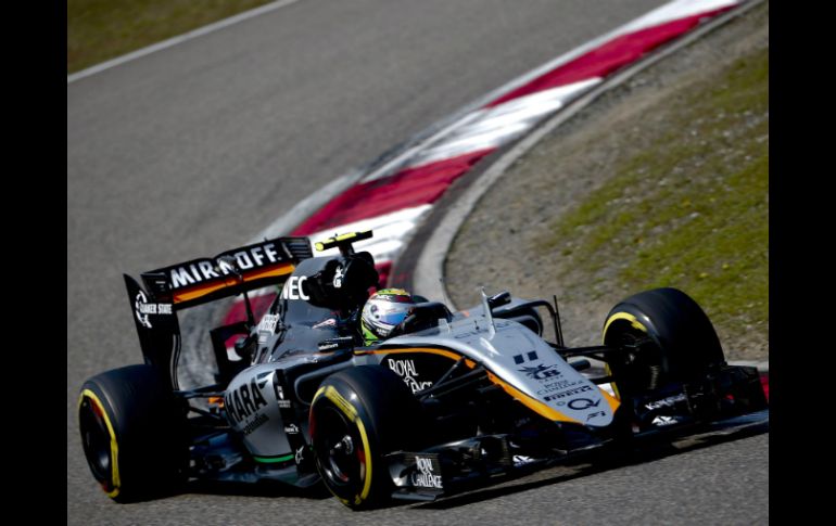 Sergio tuvo un breve paso por McLaren y ahora en Force India parece recuperarse. EFE / ARCHIVO