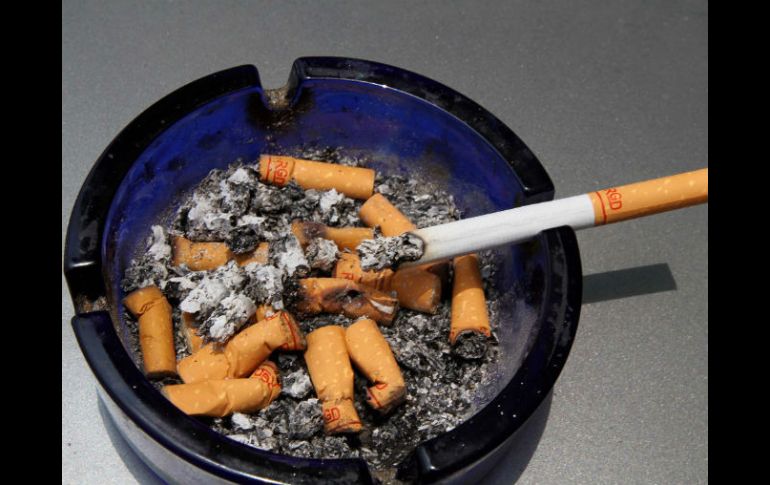El cigarro tiene 50 sustancias consideradas como cancerígenas, por lo que un fumador tiene mayor riesgo de desarrollar cáncer. EL INFORMADOR / ARCHIVO