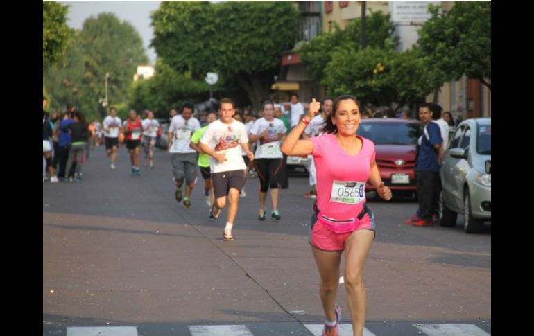 En la carrera participan competidores de cinco y diez Kilómetros. ESPECIAL / tlaquepaque.gob.mx