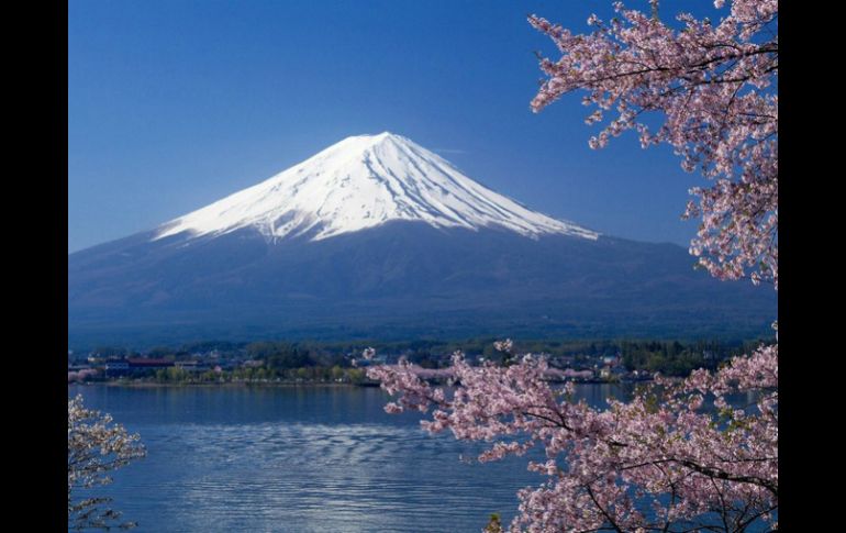 El Fuji ha incrementado el número de visitantes extranjeros desde que fue declarado Patrimonio Mundial de la Unesco. AFP / ARCHIVO