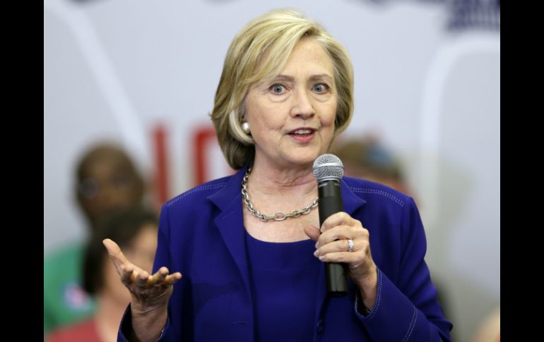 Clinton pide para PR una 'oportunidad justa de éxito'. AP / C. Neibergall