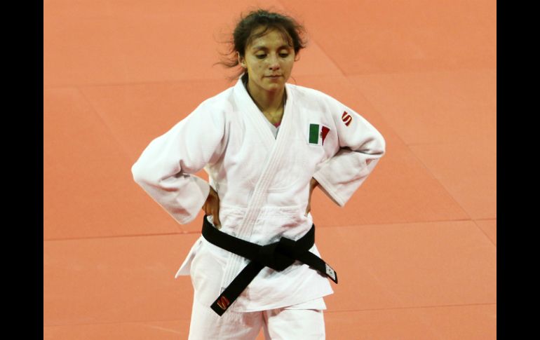 Edna Carrillo camina tranquila después de su enfrentamiento previo contra la chilena J. González. ESPECIAL / CONADE
