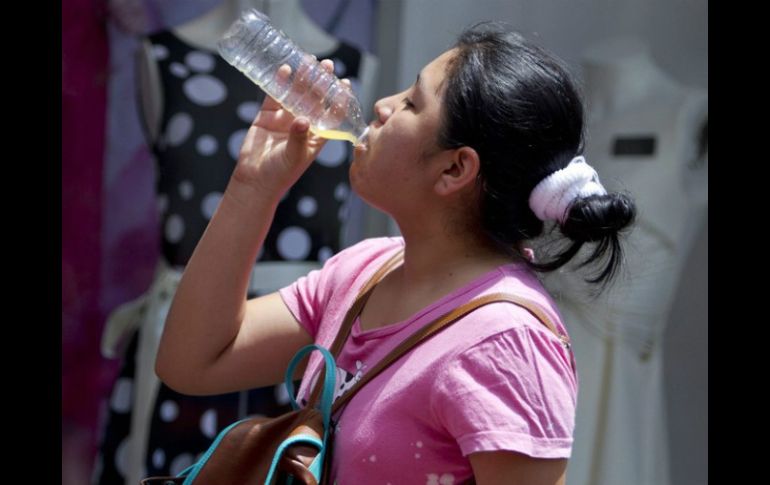 Autoridades piden a la población a mantenerse hidratada, en especial niños y adultos mayores. NTX / ARCHIVO