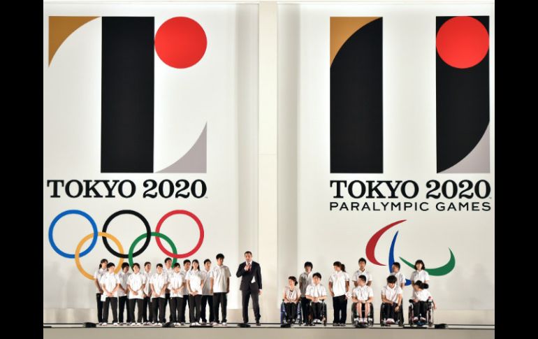 El color negro de la columna simboliza la diversidad; el círculo rojo representa un mundo en el cual todos sean aceptados. AFP / Y. Tsuno