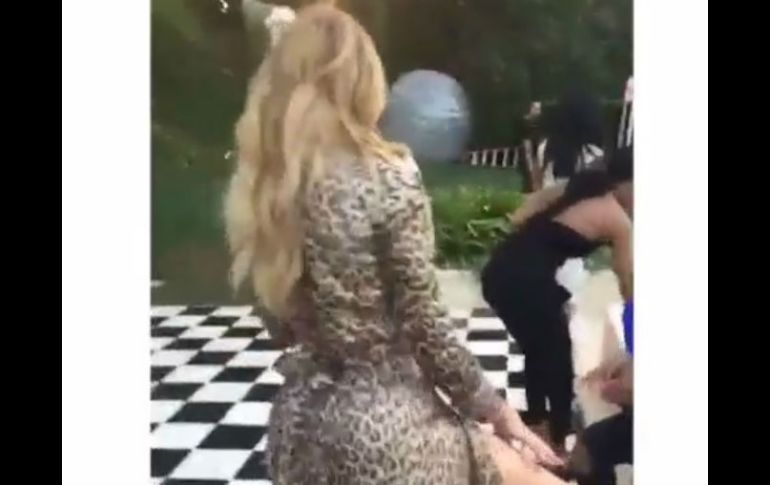 La propia Kylie publicó a través de su cuenta de Snapchat un video de su hermana Khloé. INSTAGRAM / kylizzlesnapchats