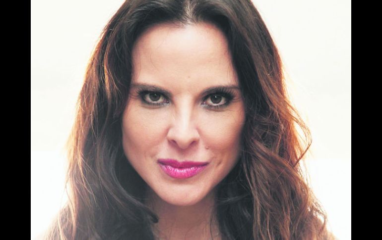 Kate del Castillo se dijo 'enamorada' del papel de 'Irene Urzúa', la primera dama en la serie 'Ingobernable'. AP /