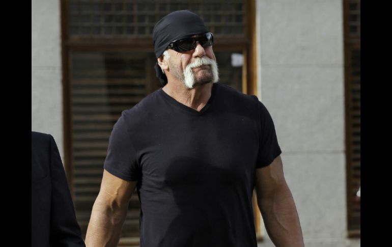 El luchador Hulk Hogan se encuentra usando su cuenta de Twitter para responder a sus fans. AP / ARCHIVO
