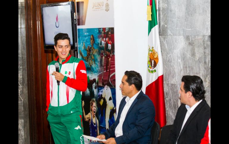 Páez habló frente a autoridades en la ceremonia de entrega de estímulos económicos y becas a atletas. EL INFORMADOR / P. Pérez