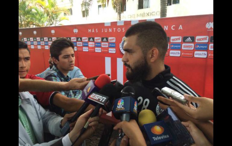 Miguel Basulto reconoce que llegó pronto al primer equipo. TWITTER / @chivas