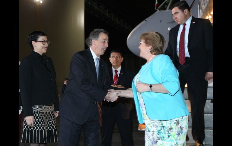 La derrama del año pasado por comercio bilateral fue de tres mil 546 millones de dólares, afirma la presidenta Michelle Bachelet. EFE / M. Guzmán