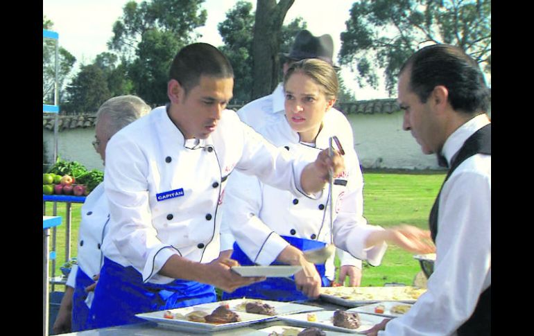 Los concursantes de Masterchef México han cautivado al público dominical con sus 'dramas culinarios'. ESPECIAL / TV Azteca