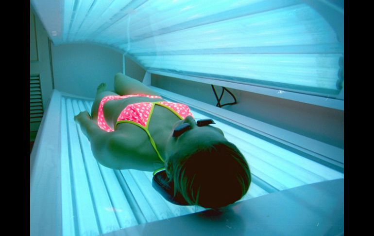 La OMS clasificó en 2012 los aparatos de rayos UV como cancerígenos. EL INFORMADOR / ARCHIVO