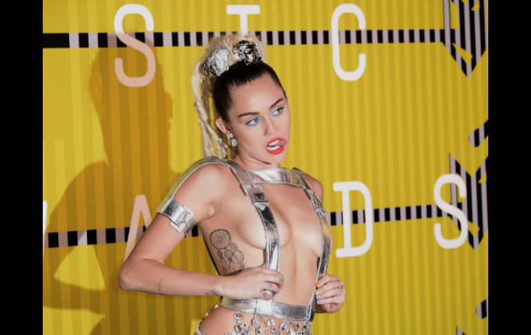 Miley Cyrus ha posado desnuda o topless para muchas revistas en los últimos años. EFE / ARCHIVO