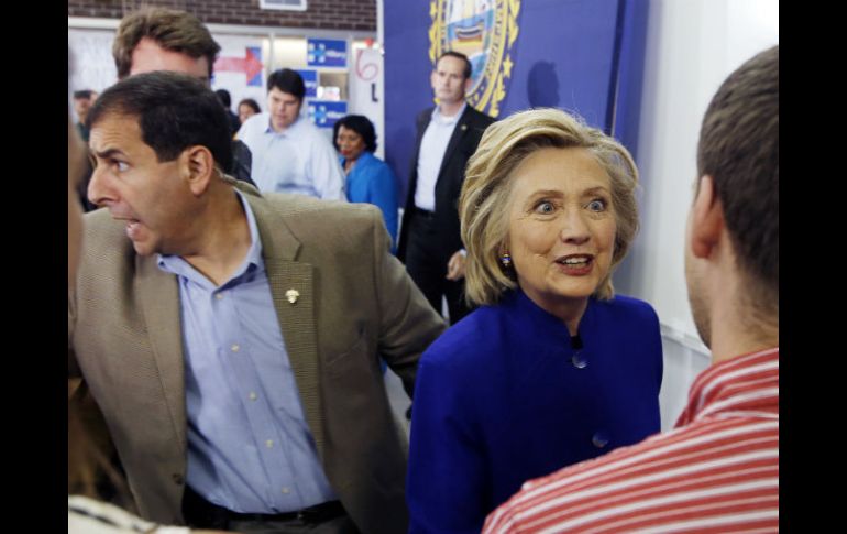 La aspirante demócrata a la Casa Blanca, Hillary Clinton, deberá testificar el próximo mes por la polémica de sus correos. AP / ARCHIVO