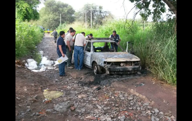 El vehículo fue encontrado sobre el Circuito Metropolitano hacia el oriente de la carretera a Colima. ESPECIAL /