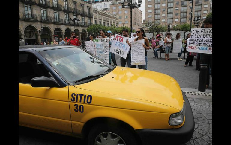 Hasta julio de 2015, se han registrado 105 protestas en contra del servicio de taxis ejecutivos, en promedio 15 por mes. EL INFORMADOR / ARCHIVO