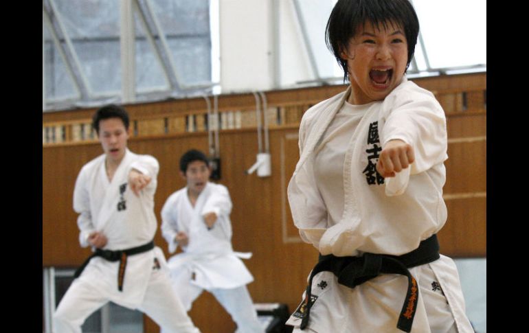 El karate fue considerado al ser muy atractivo para los jóvenes. AP / ARCHIVO