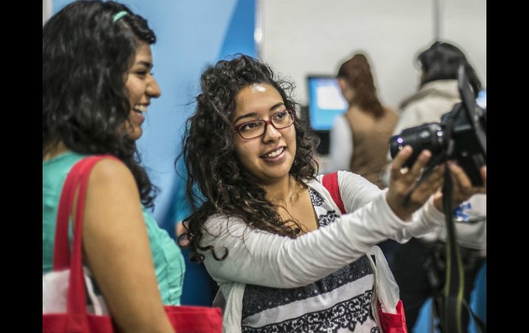 Tomarte 'selfies' te ayudará a acercarte a tu belleza. EL INFORMADOR / ARCHIVO