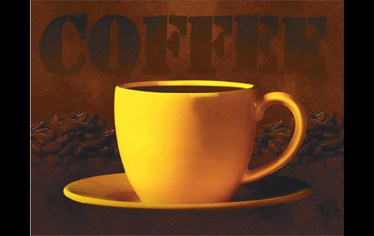 Una taza de café ayuda a agudizar la mente y corta de manera significativa la tasa de errores de quienes se encuentran sin dormir. EL INFORMADOR / ARCHIVO