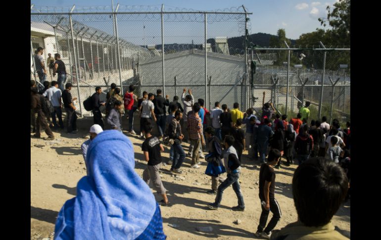 Amnistía sostiene que ha Hungría ha invertido más de cien MDE en cercas para mantener fuera a los refugiados. EFE / ARCHIVO