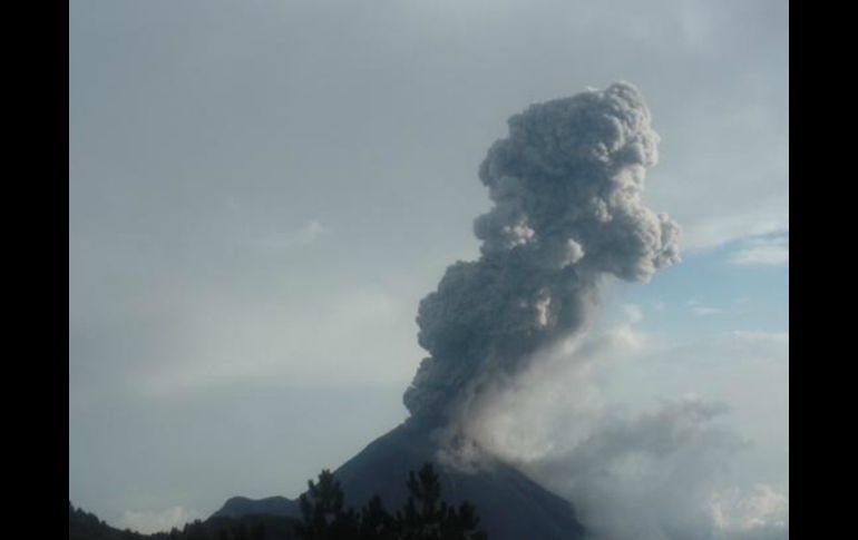 Piden a la ciudadanía tomar precauciones ante las exhalaciones del Volcán El Colima. TWITTER / @PCJalisco