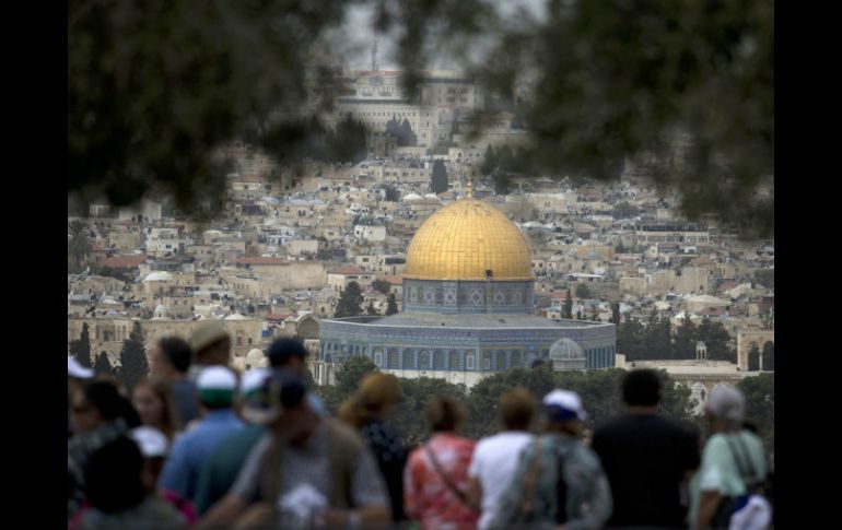 Palestinos y jordanos acusan a Israel de querer cambiar las reglas que rigen la explanada para dividirla entre judíos y musulmanes. EFE / EPA