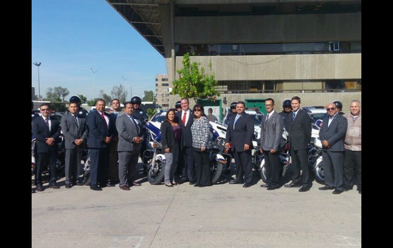 Recibieron 37 Ford Police Interceptor, 21 motocicletas y 58 aparatos de geolocalización. FACEBOOK / Alejandro Lares Valladares