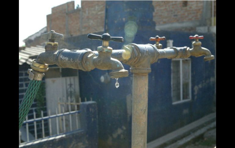 El ómbudsman señala que la población afectada por el agua contaminada debe recibir tratamiento médico gratuito. EL INFORMADOR / ARCHIVO