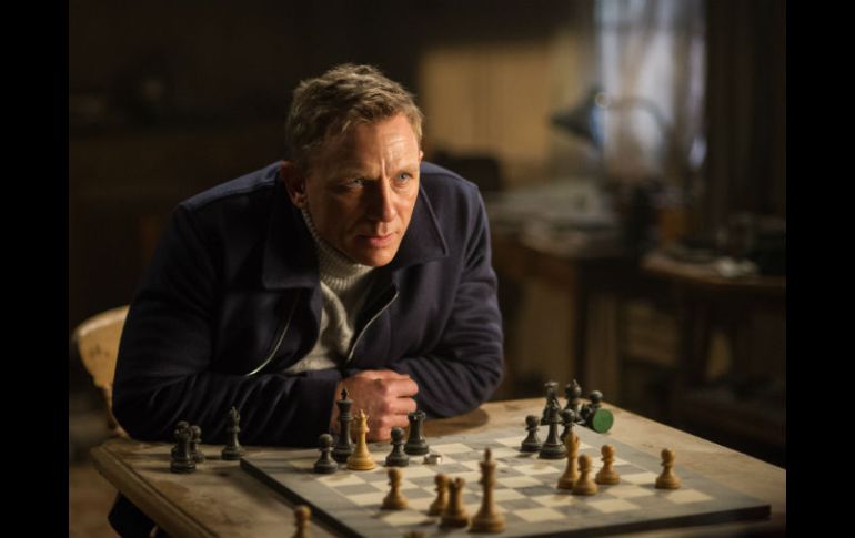 Daniel Craig en una escena de 'Spectre', cinta que ya rompió taquilla en Inglaterra. ESPECIAL / CORTESÍA COLUMBIA PICTURES