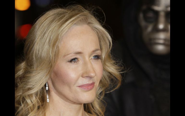 Rowling revela que escribió una historia que le gustó tanto que ahora va a terminarla. AP / ARCHIVO