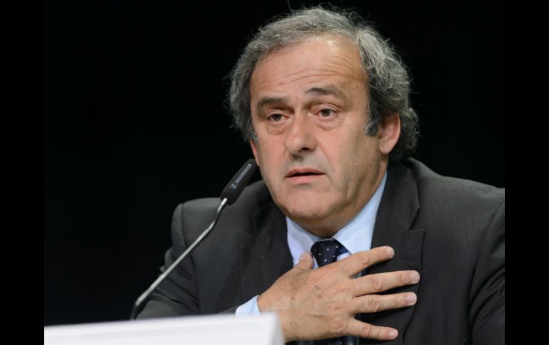 Michel Platini continúa suspendido y no podrá hacer campaña para presidencia de FIFA. AFP / ARCHIVO