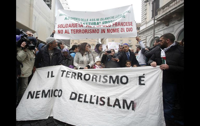 En la manifestación, los musulmanes rechazaron cualquier forma de violencia cometida en nombre de su religión. EFE / G. Lami