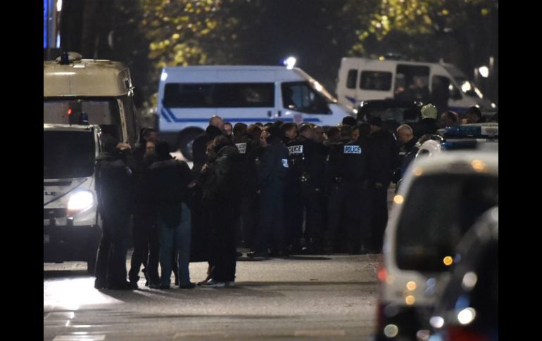 La policía acordonó el barrio residencial de Van Gogh. AFP / P. Huguen