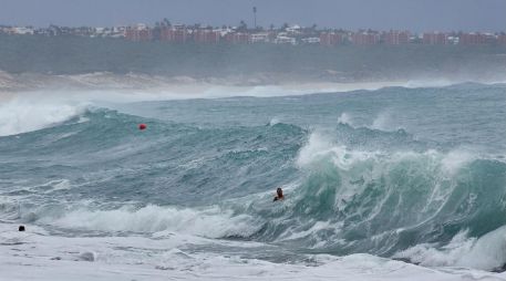 Se esperan vientos fuertes y oleaje elevado en costas de Sinaloa, Sonora y Baja California Sur. EFE /