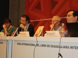 Ruy Pérez Tamayo, Mario Jaime Rivera, Álvaro Chaos y Tomás Granados, compartieron una reflexión poética de la ciencia. ESPECIAL / Mar Adentro