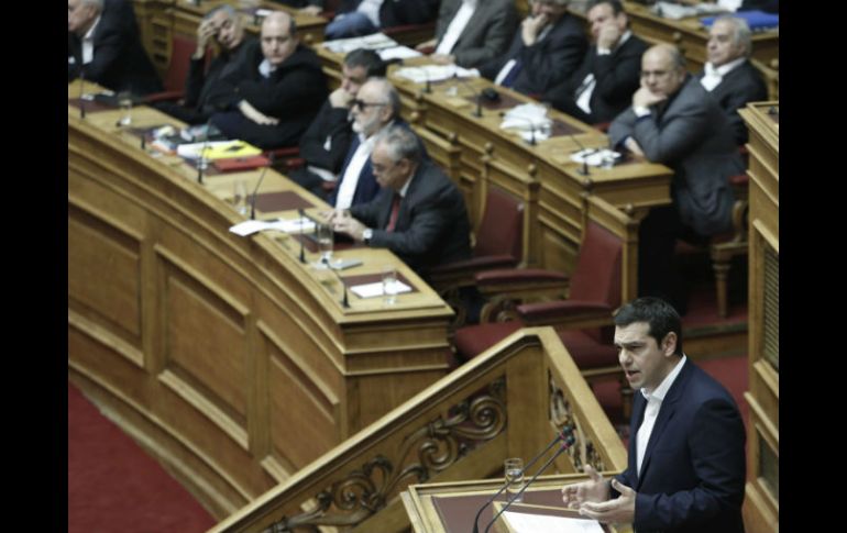 Tsipras ha tratado sin éxito de lograr un respaldo sobre reforma a pensiones. EFE / Y. Kolesidis