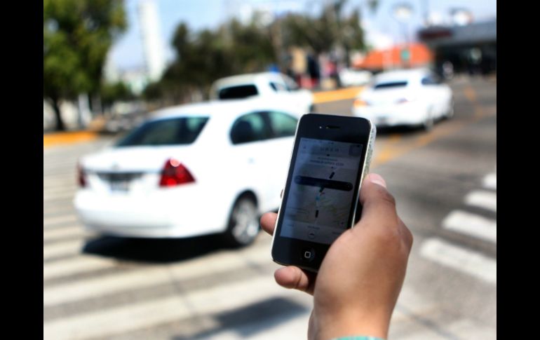 En agosto se detectó una demanda de 208 mil 44 viajes diarios en taxis amarillos; en Uber y City Drive suman 42 mil 052 viajes. EL INFORMADOR / ARCHIVO