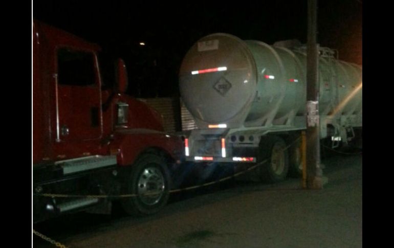 En el lugar se encontró un camión lleno del hidrocarburo de procedencia presuntamente ilícita. EL INFORMADOR /