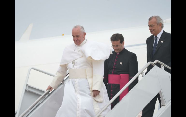 Se estima que el viaje de Bergoglio desde Ciudad Juárez hacia Roma, dure 13 horas. AFP / ARCHIVO