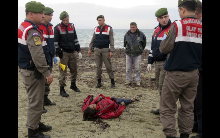 El pasado martes, 31 refugiados murieron ahogados mientras trataban de cruzar desde Turquía a la costa griega. EFE / ARCHIVO