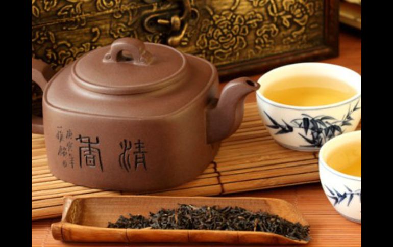 En clave mitológica, los chinos atribuyen la invención del té al emperador legendario Shennong. ESPECIAL /