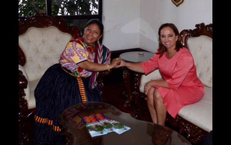 A su llegada a Guatemala, la titular de la SRE se reunió con la viceministra de Relaciones Exteriores de  aquel país. TWITTER / @ruizmassieu