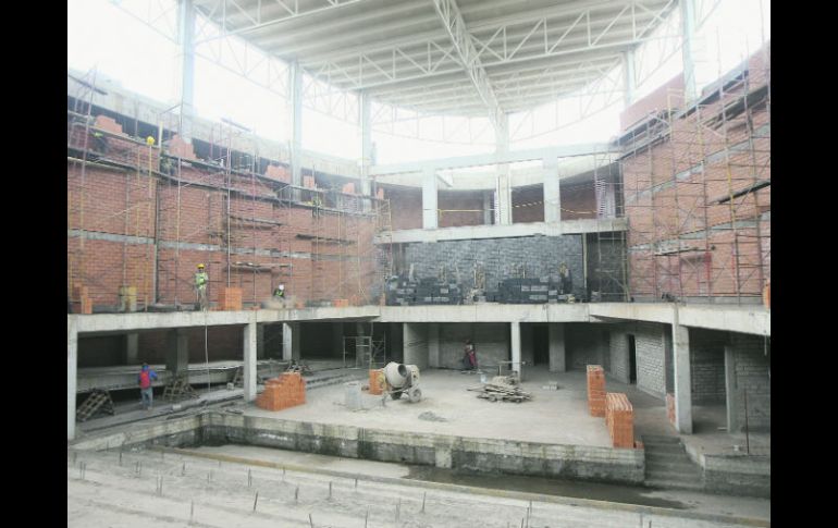 Construcción. Los trabajos del Centro Cultural Constitución deberán quedar concluidos el último día de marzo. ESPECIAL /