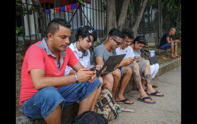 En Cuba el acceso a internet se encuentra limitado. AFP / ARCHIVO