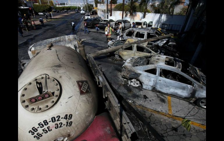 La explosión, que se presume se derivó de la imprudencia del conductor, dejó 16 personas lesionadas y ocho autos quemados. EFE / ARCHIVO