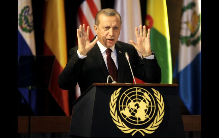 Erdogan calificó de insostenible poder mantener a los 260 mil refugiados que se encuentran en campamentos. EFE / S. Silva